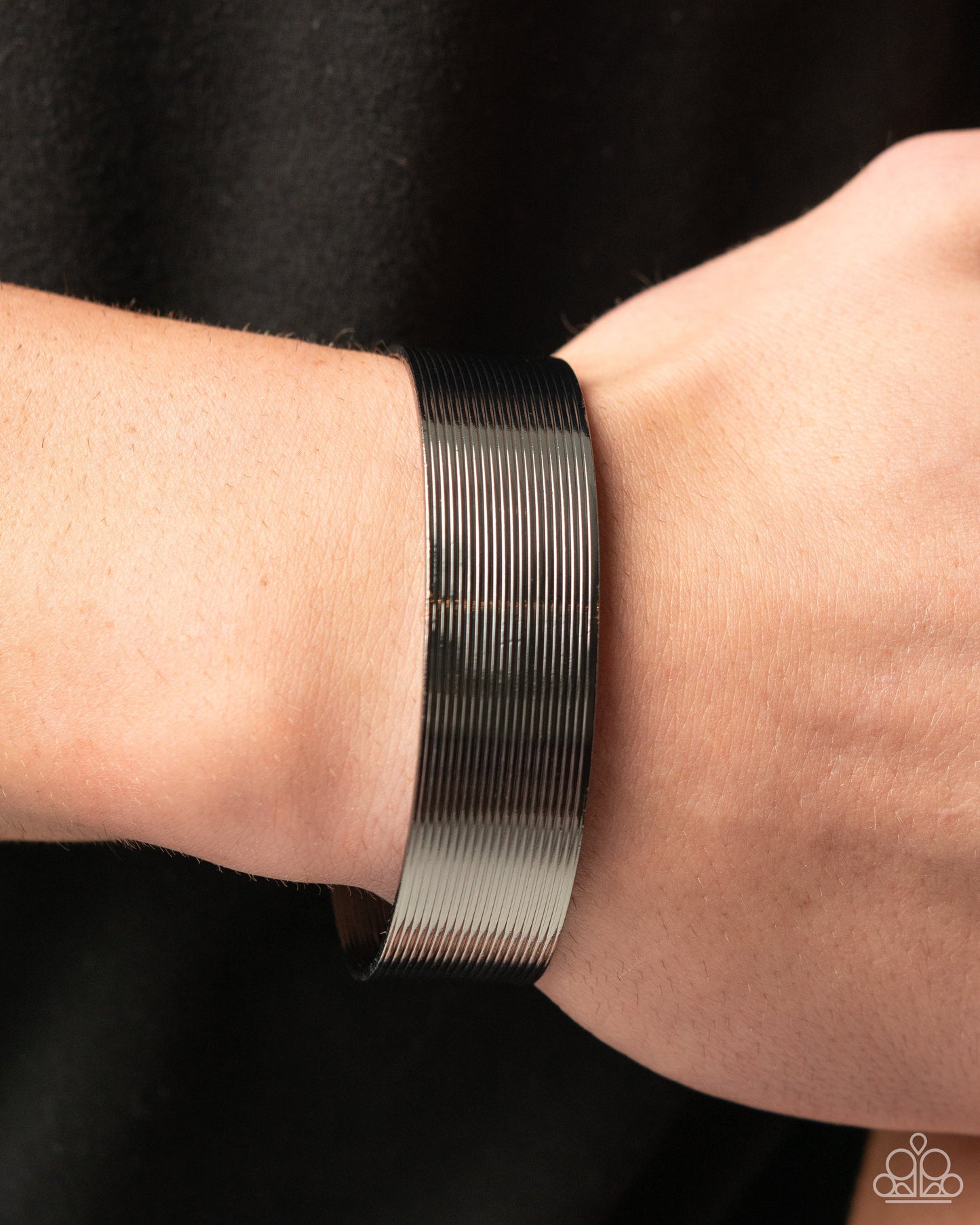 Linear Layers - Black