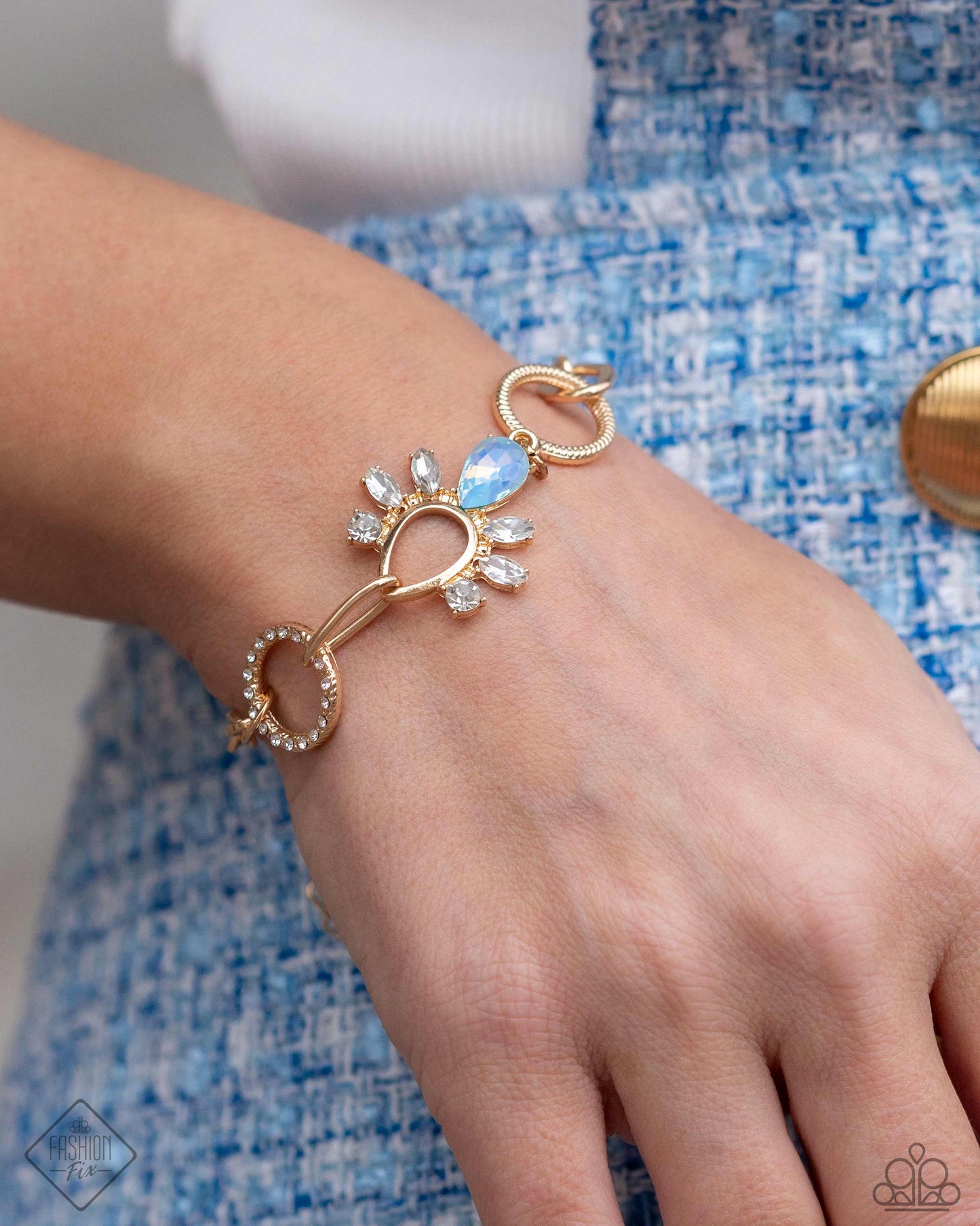 Heirloom Haul - Multi Clasp Bracelet - Paparazzi Accessories