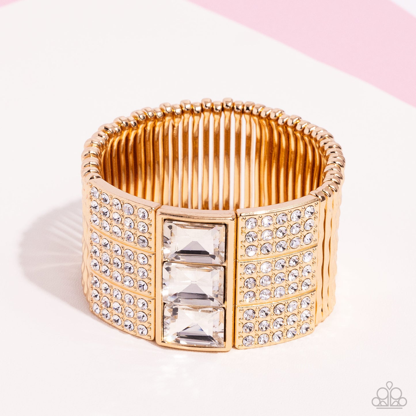 Dramatic Diva - Gold Stretchy Bracelet - Life of the Party Exclusive - Paparazzi Accessories