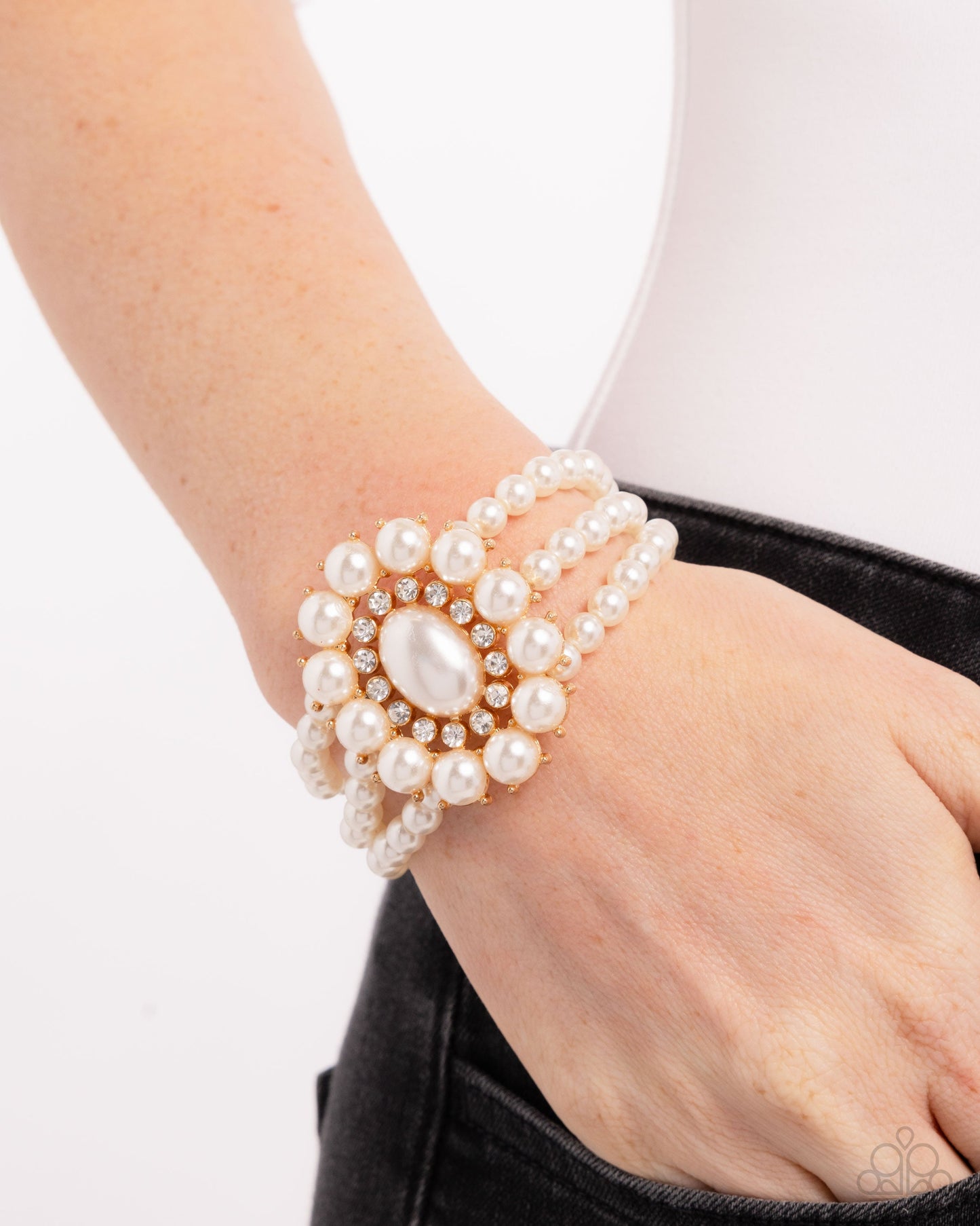 Take A Fancy To - Gold and Pearl Stretchy Bracelet - Paparazzi Accessories