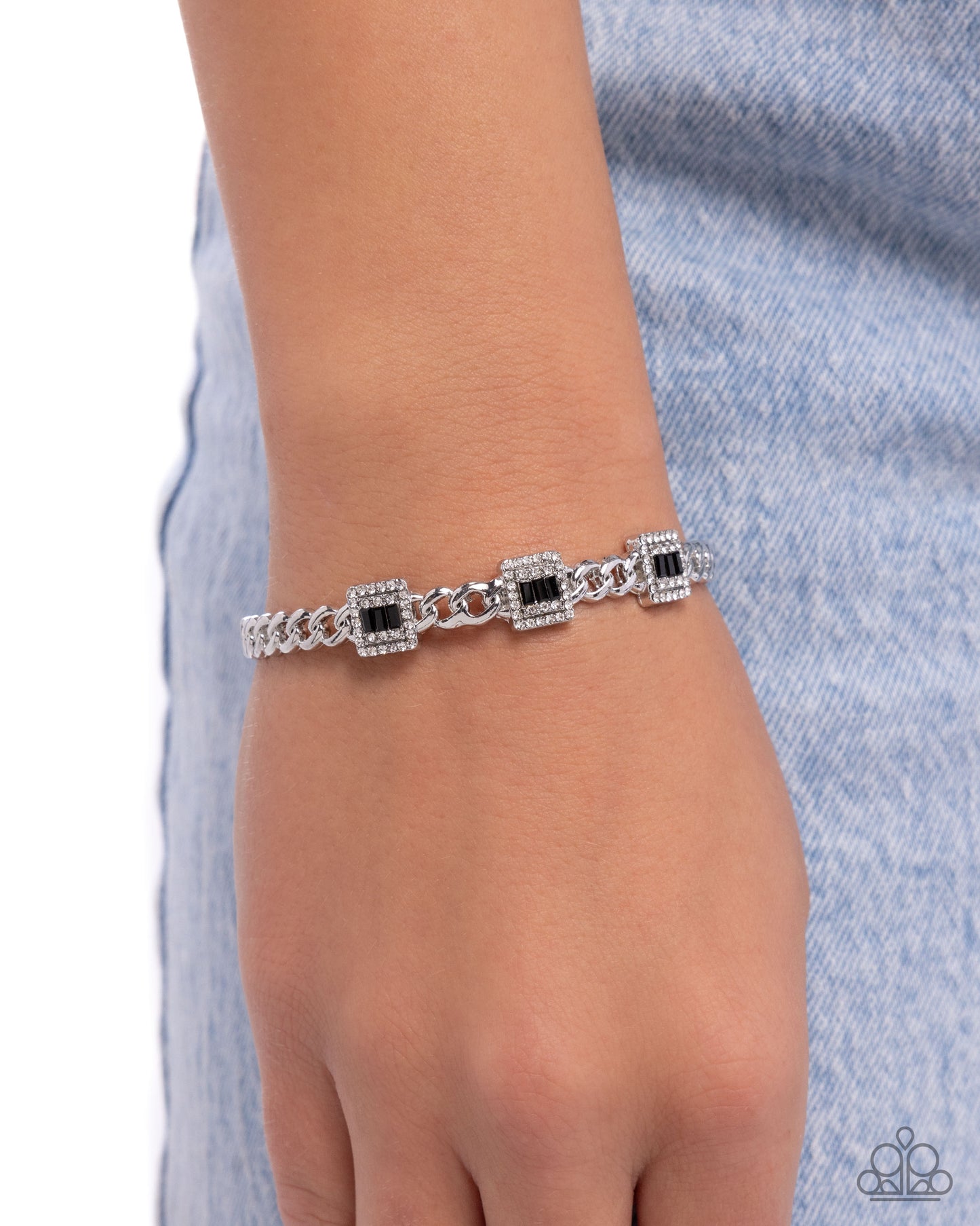 Suitable Squares - Black