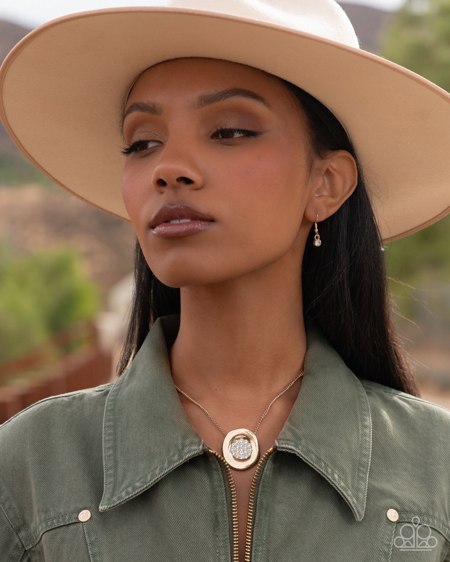 Gently Glistening - Gold