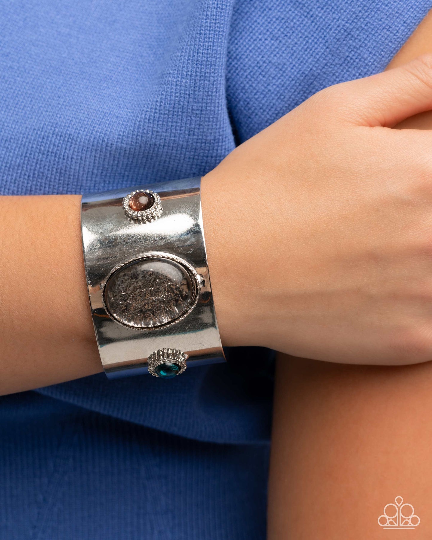 Rule the Light - Complete Look - Silver