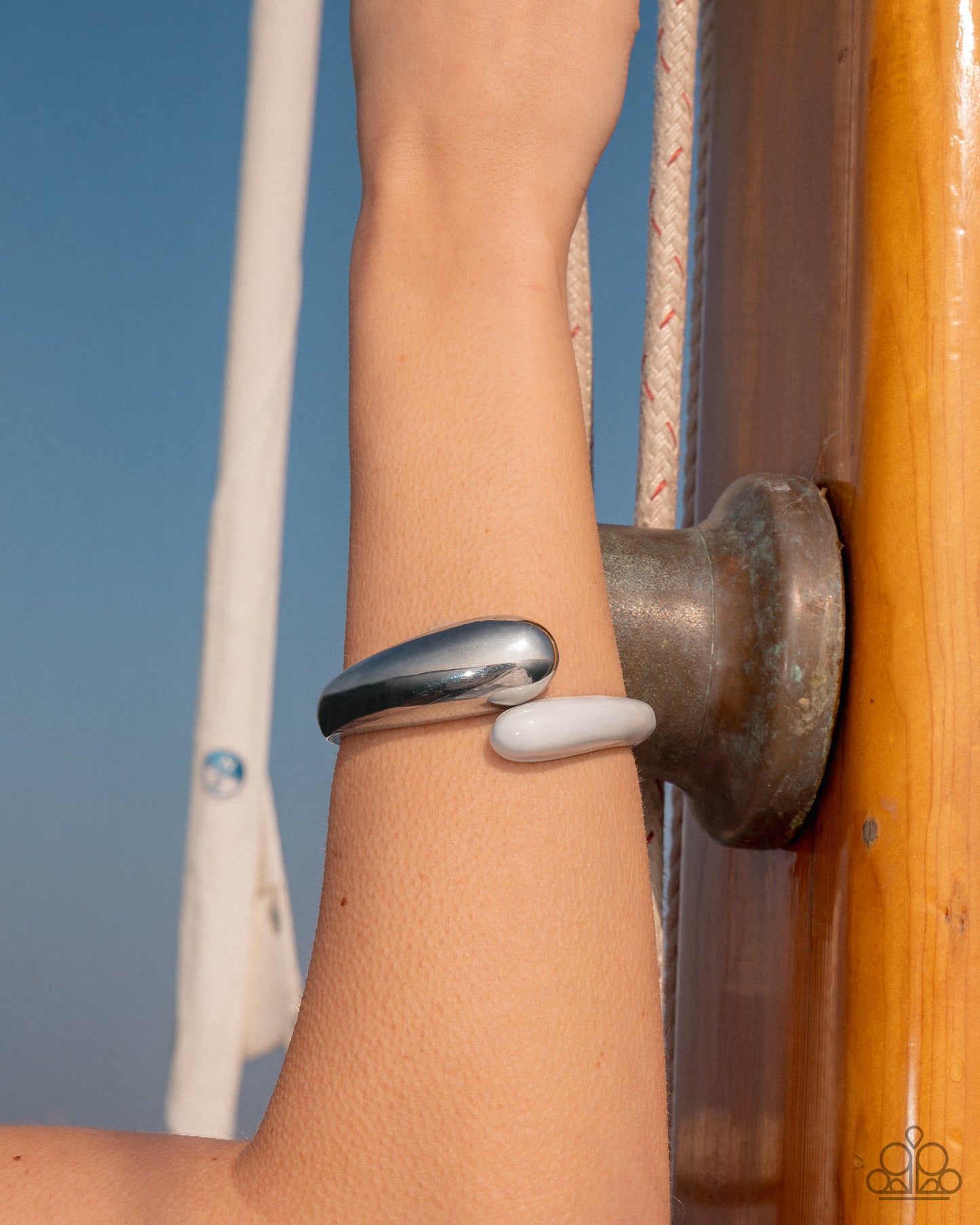 Painted Partner - White