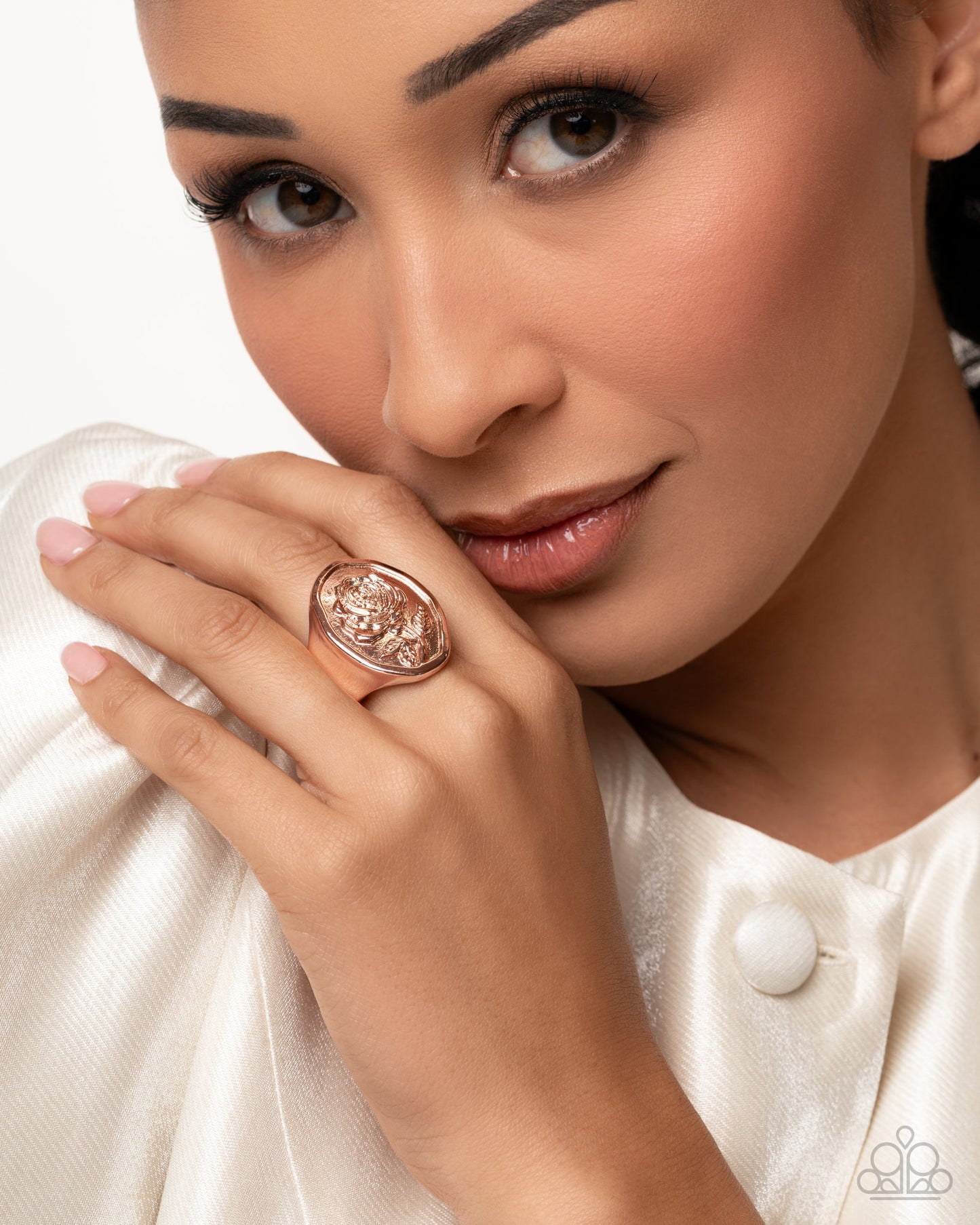 Pleasing Portrait - Rose Gold Oval Frame Rose Ring - Paparazzi Accessories