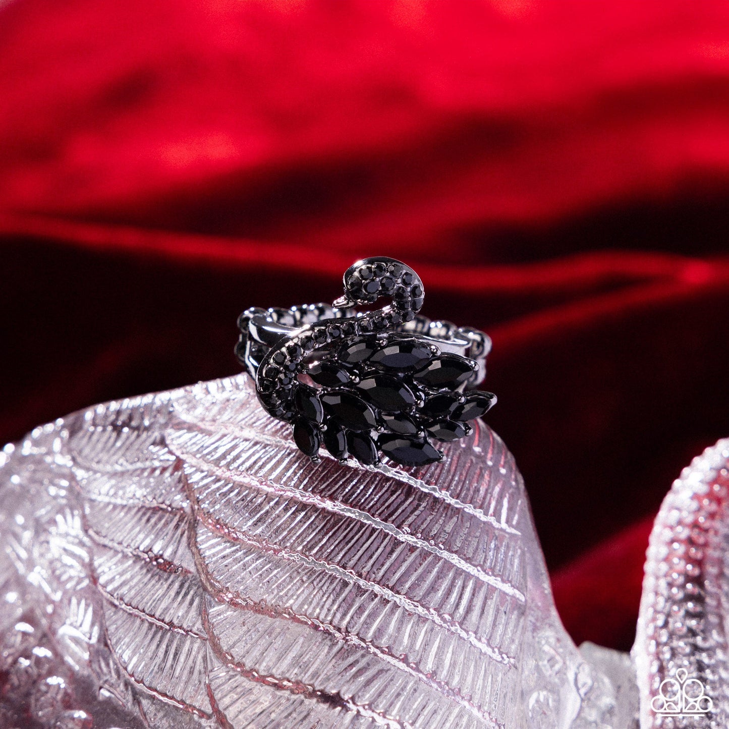 Sensational Swan - Black