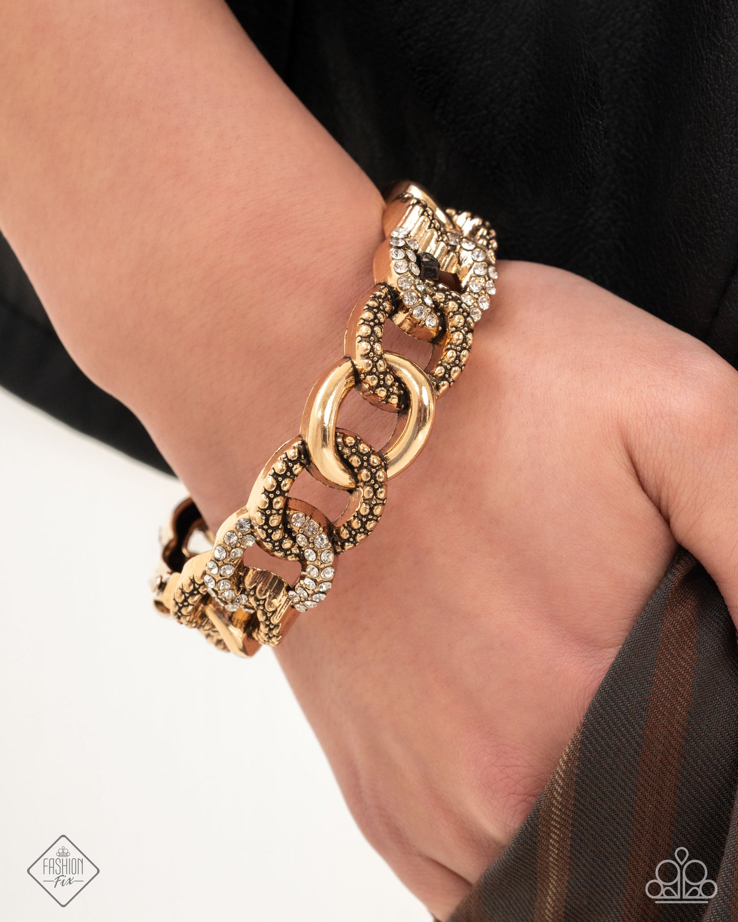 Assertive Austerity - Gold - Chain Link Paparazzi Stretchy Bracelet - March 2025 Magnificent Musings