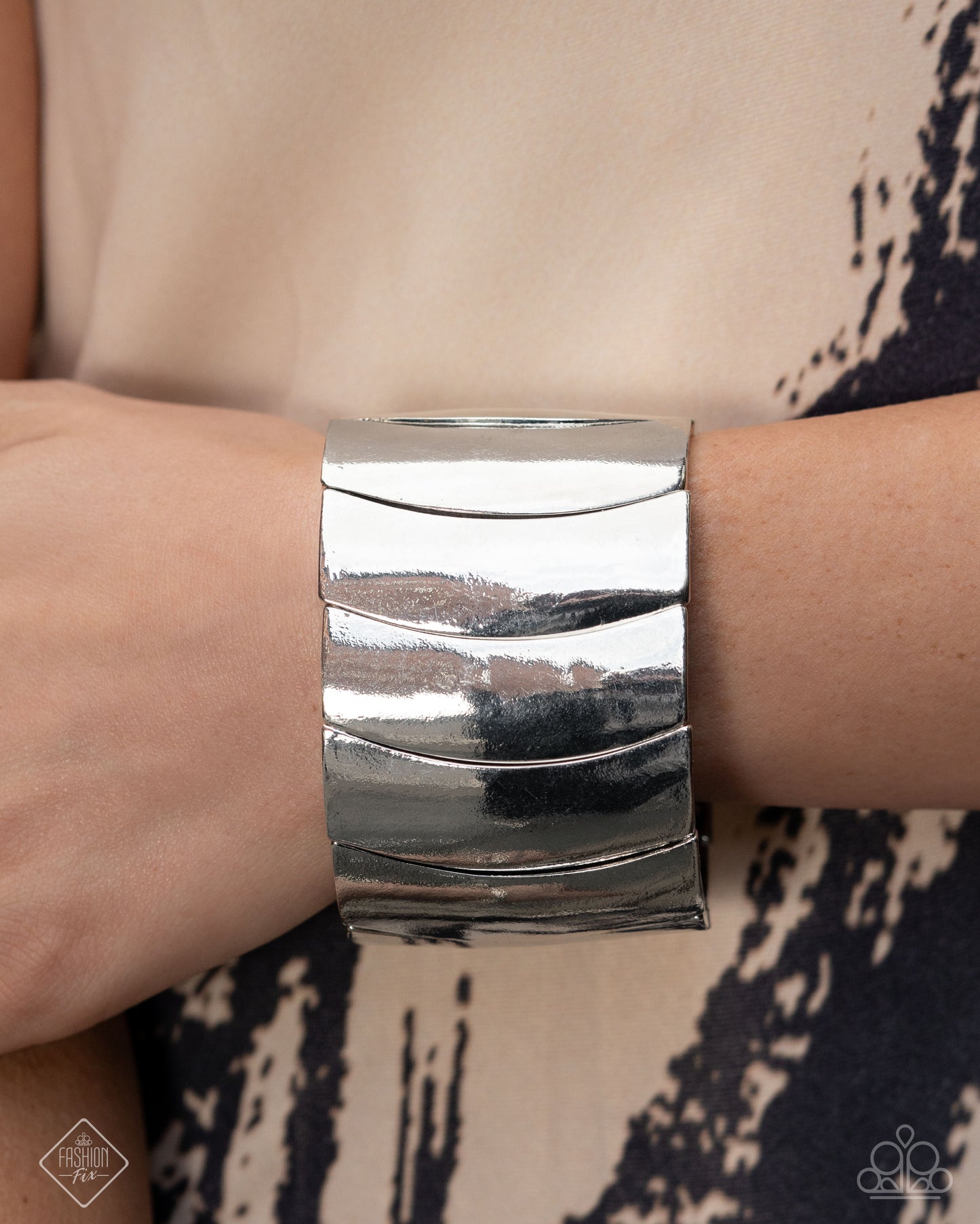 Crusading Celebrity - Silver Stretchy Bracelet - Sunset Sightings - February 2025