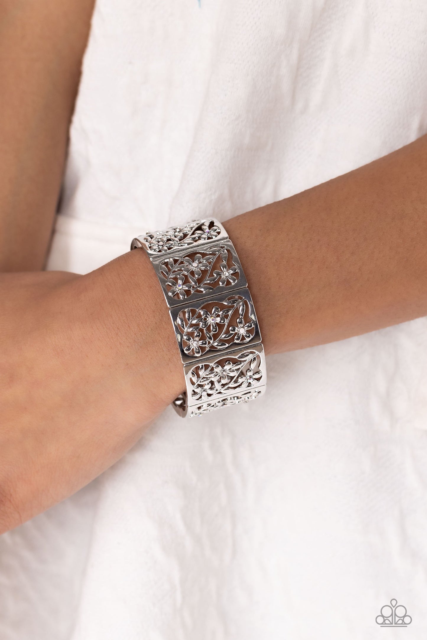 Garden Walls - White - Floral Filigree Stretchy Bracelet - Paparazzi Accessories