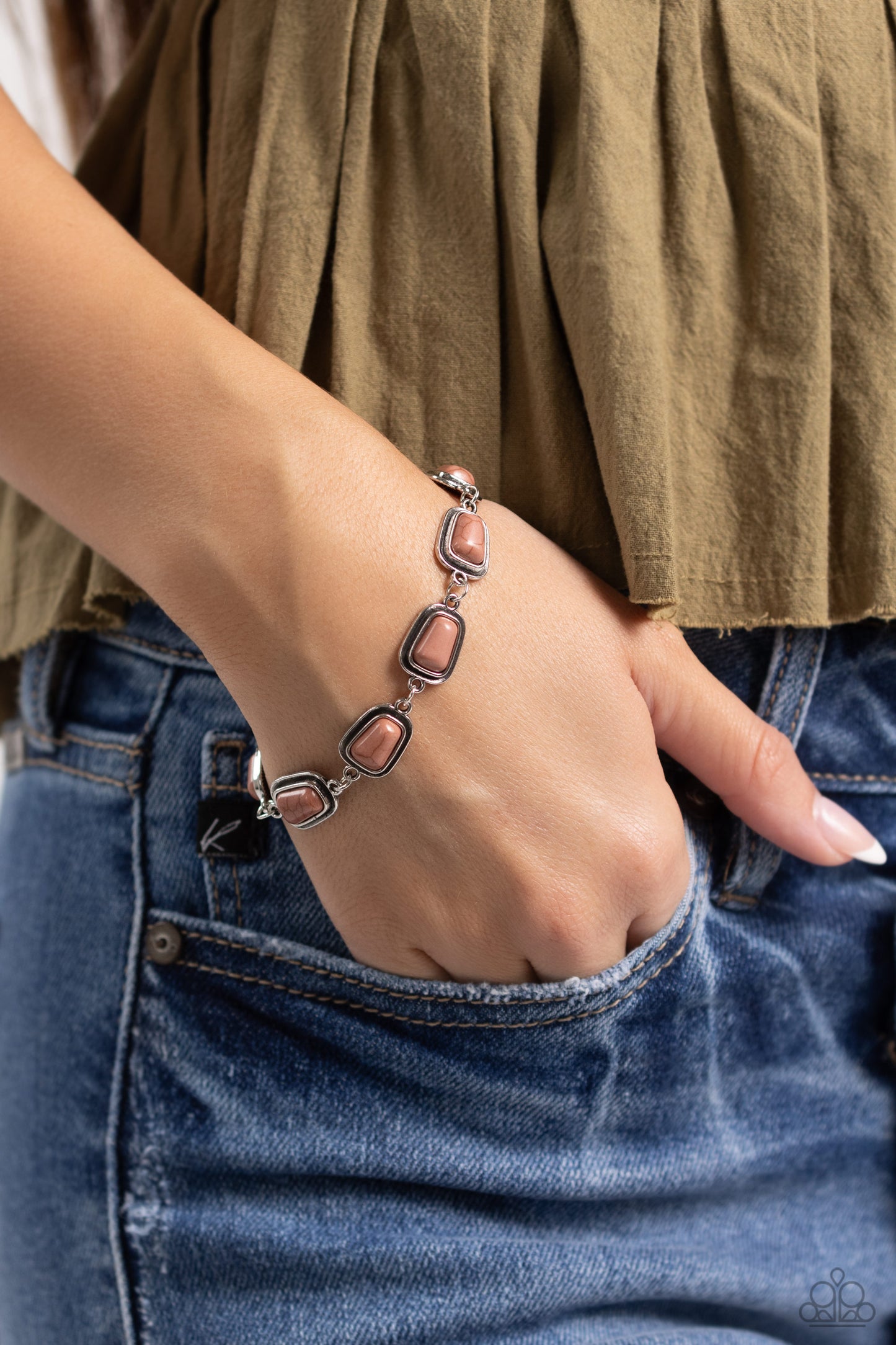 Chasing Canyons - Brown Crackle Stone Clasp Bracelet - Paparazzi Accessories