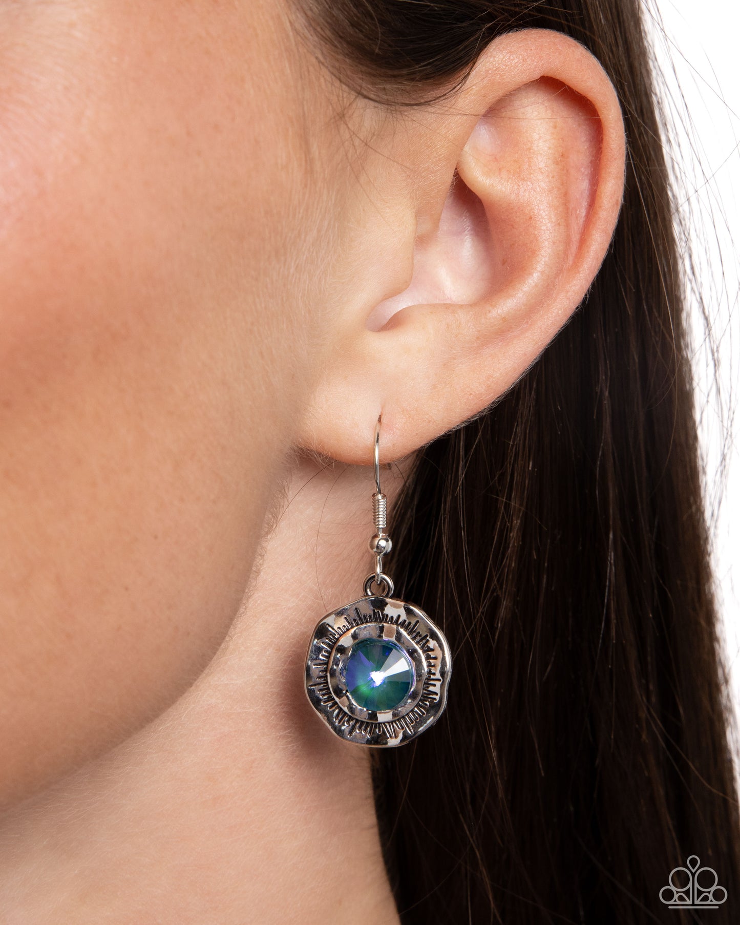 Treasure Chest Couture - Green UV Shimmer Necklace - Paparazzi Accessories