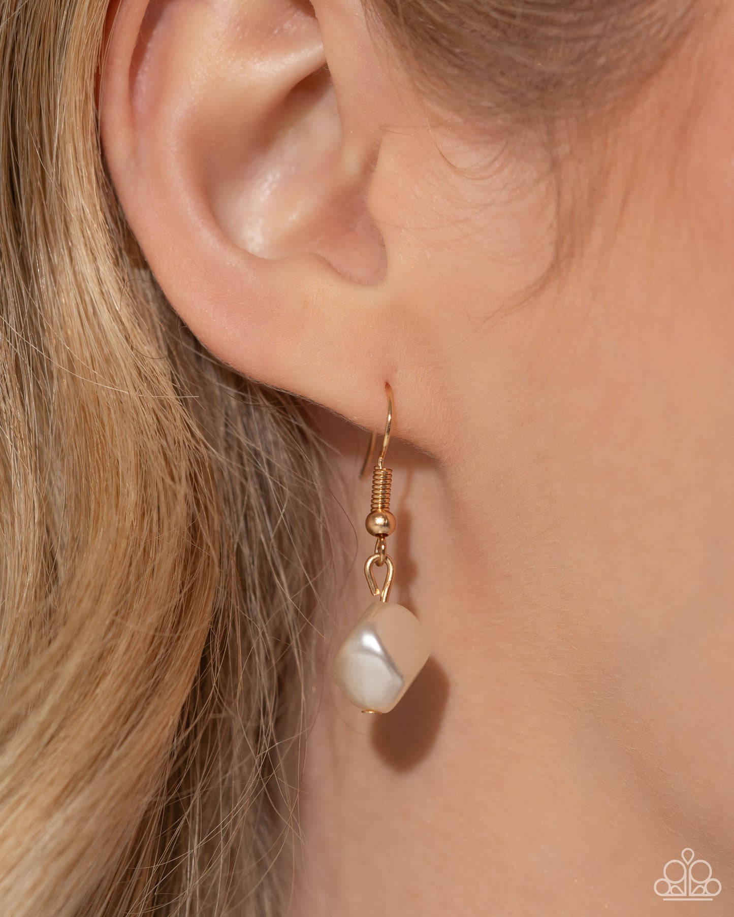 Cubed Cameo - Gold Necklace - Paparazzi Accessories