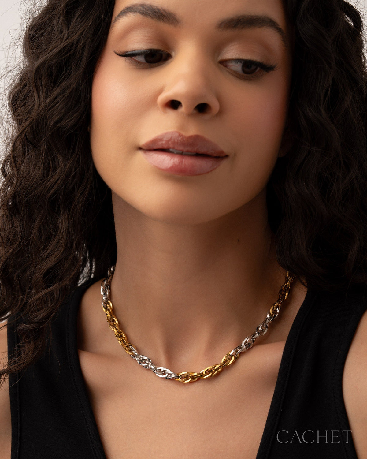Saisonnière - 18K Gold/Rhodium-Plated Chain - CACHET by Paparazzi - 2026 Diamond Trip Exclusive