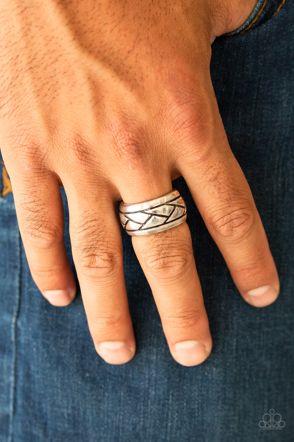 Incline - Silver Urban Ring - Paparazzi Accessories