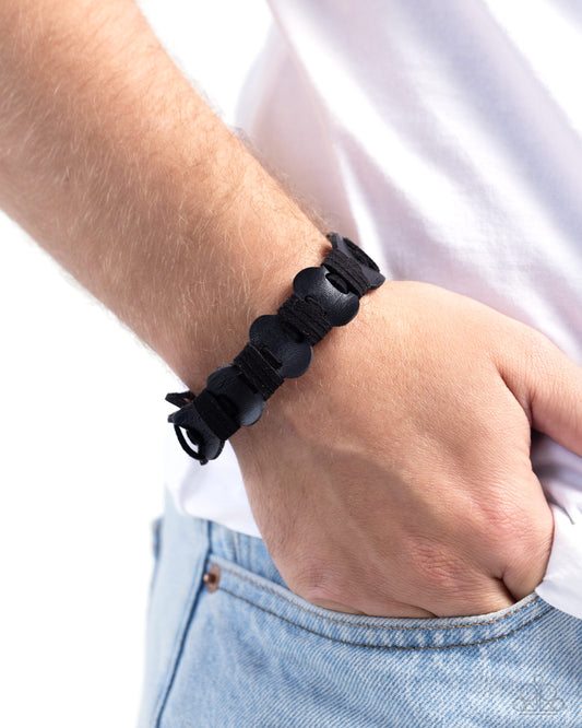 Alpine Adventurer - Black