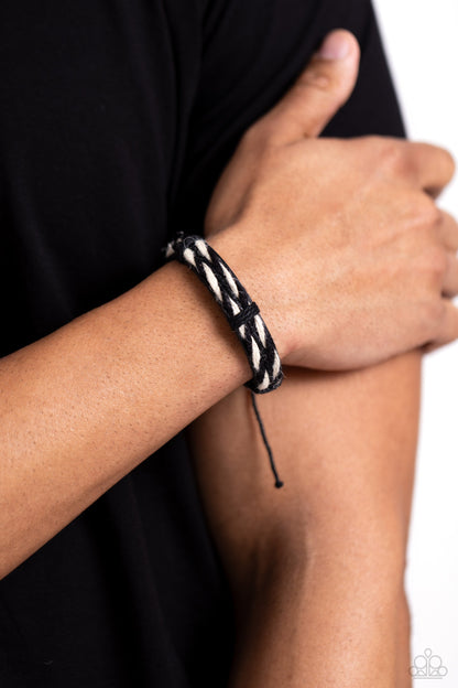 Everest Escapade - Black