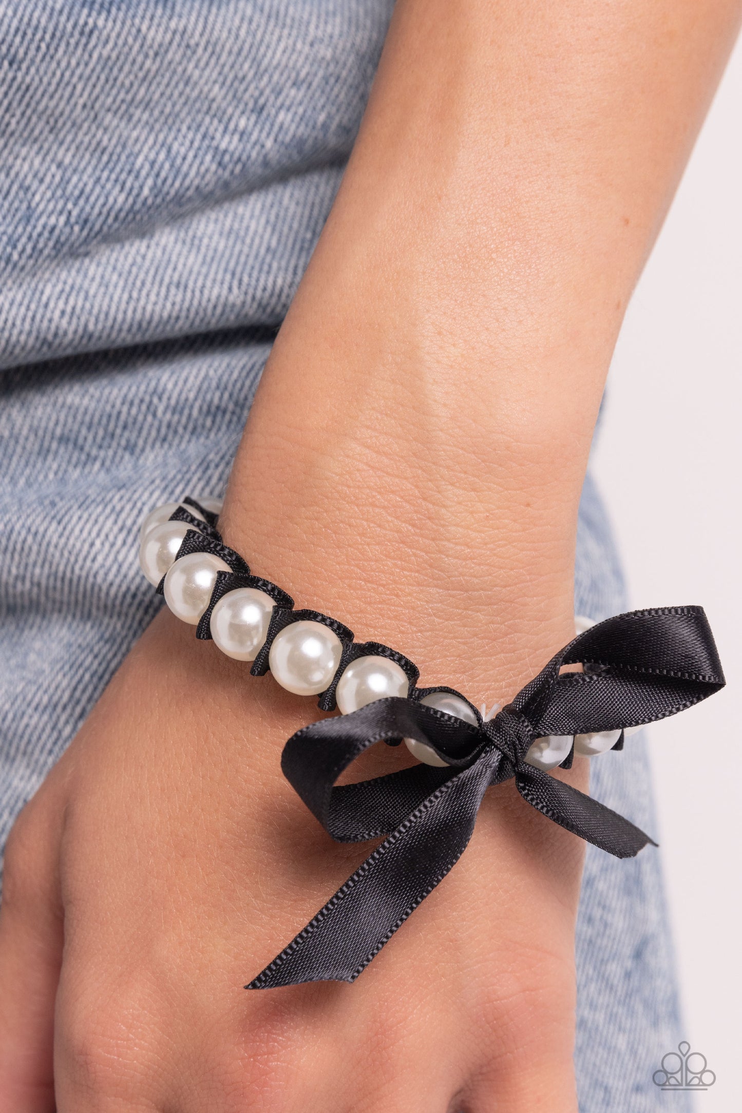 Ribbon Rarity - Black stretch bracelet - Paparazzi Accessories