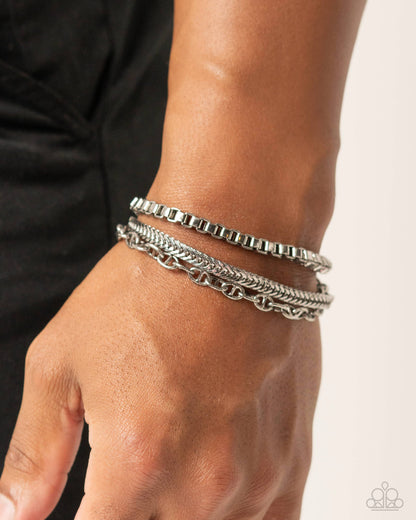 Chain Cabaret - Silver Urban Clasp Bracelet - Paparazzi Accessories