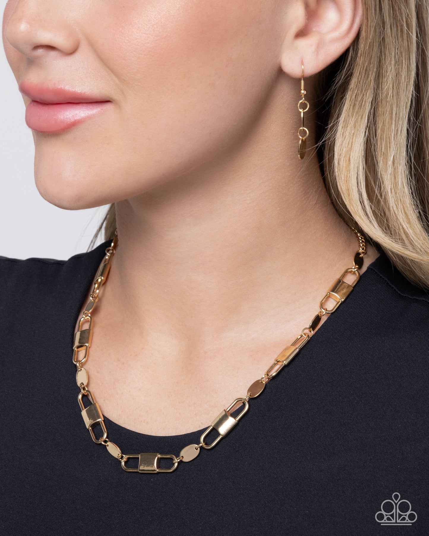 Seamless Sunset - Gold Chain Link Necklace - Paparazzi Accessories