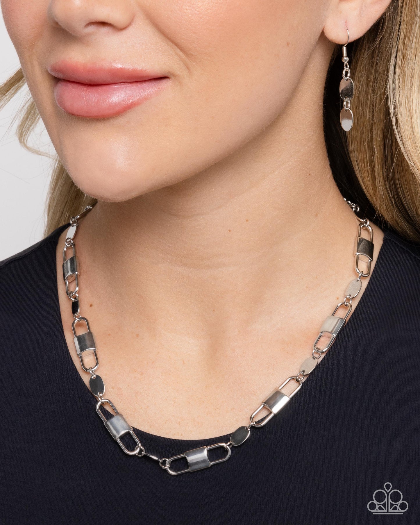 Seamless Sunset - Silver Chain Link Necklace - Paparazzi Accessories