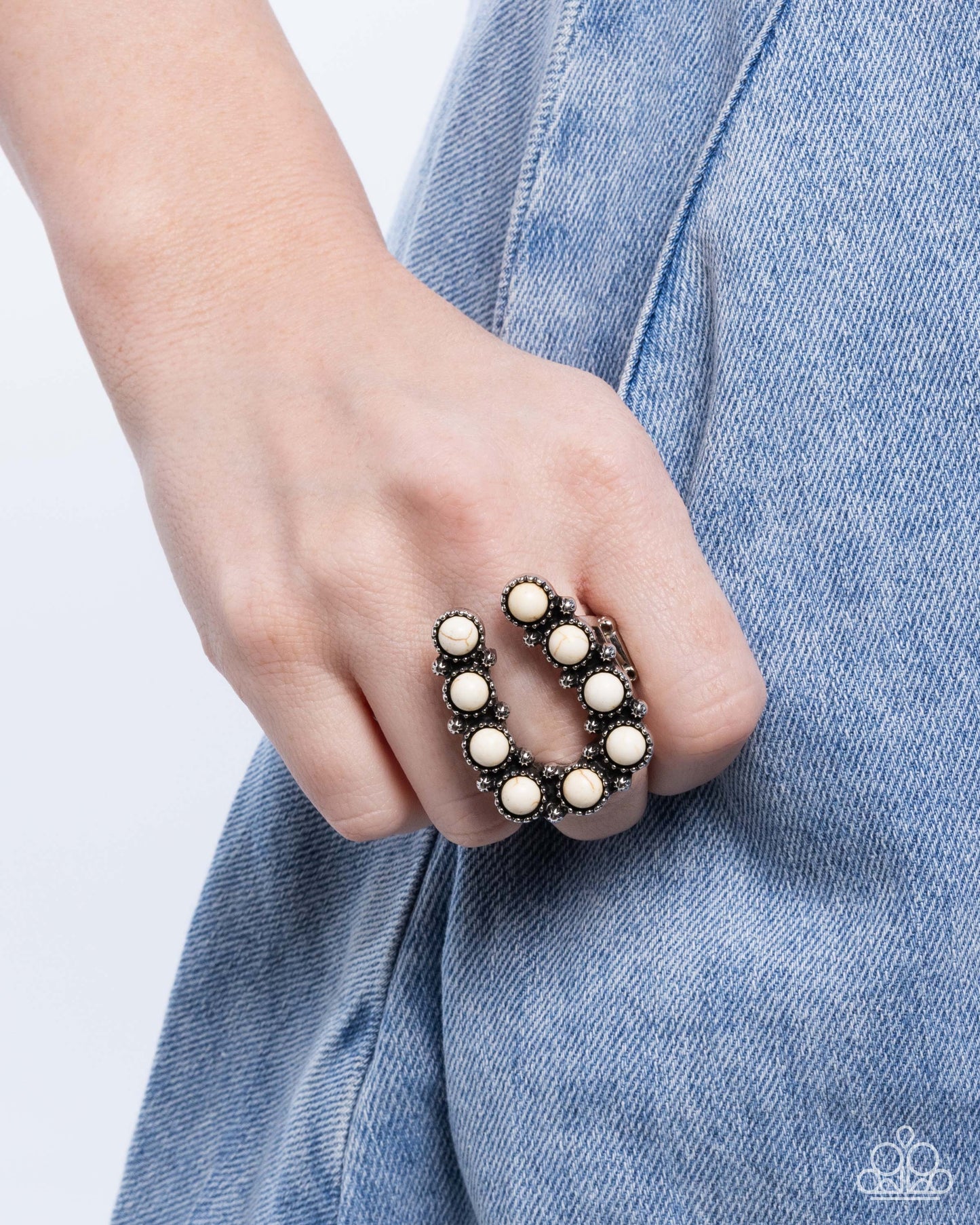 Antiqued Silver and White Crackle Stone Complete Look - Paparazzi Accessories