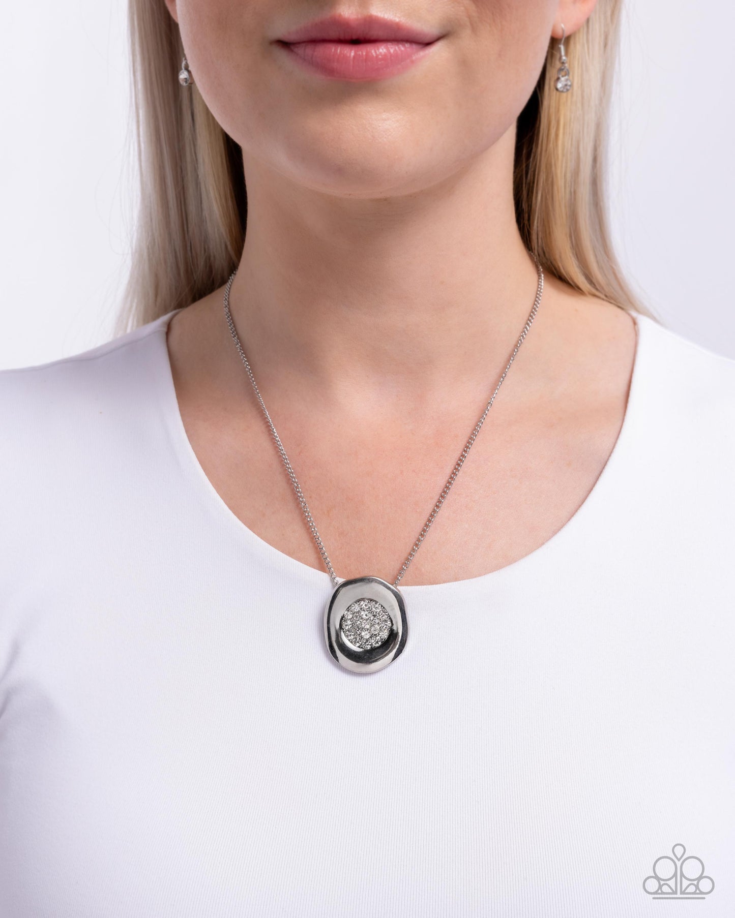 Gently Glistening - White