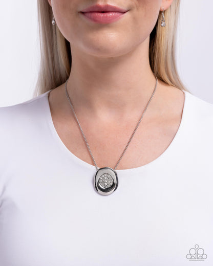 Gently Glistening - White