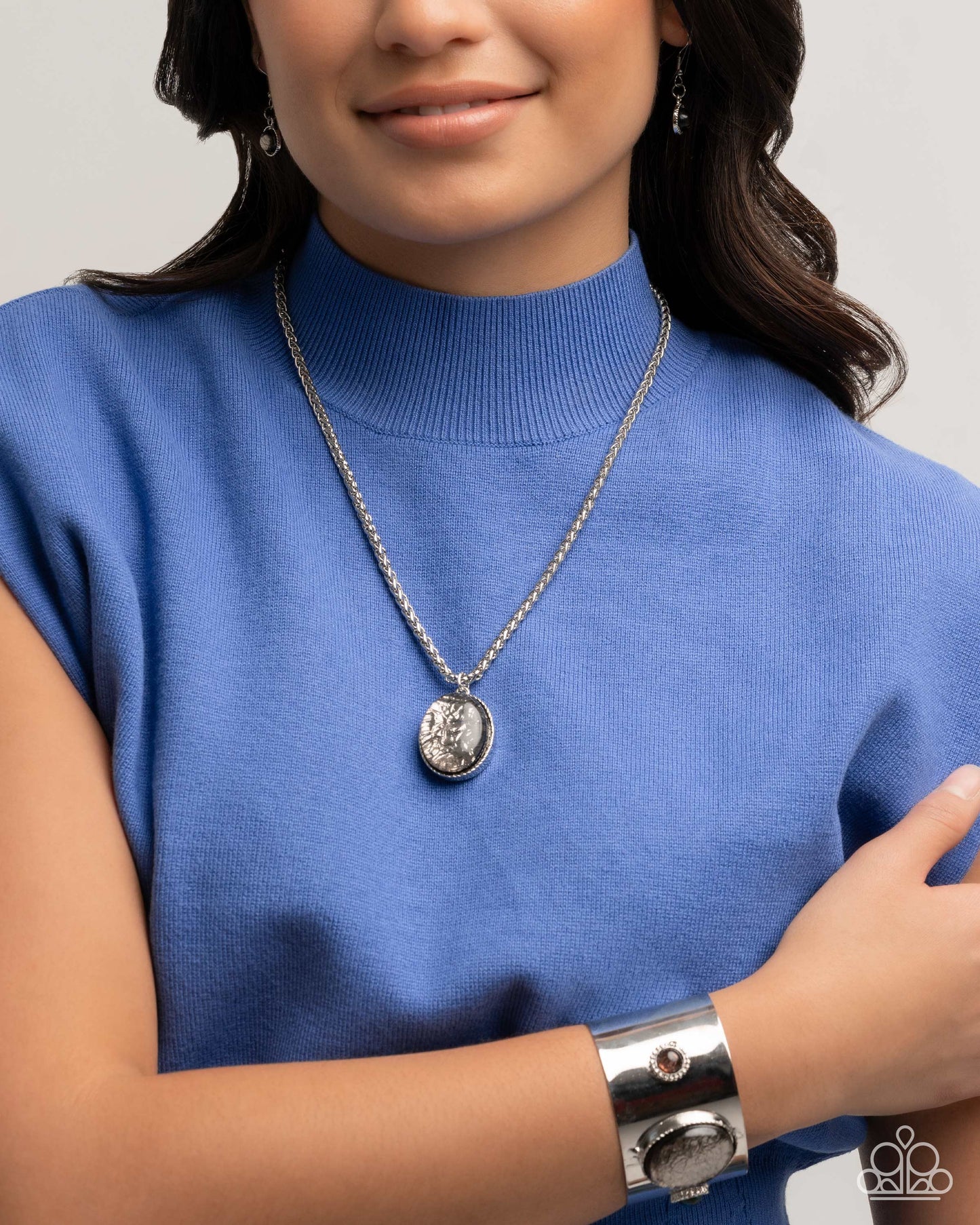 Rule the Light - Complete Look - Silver