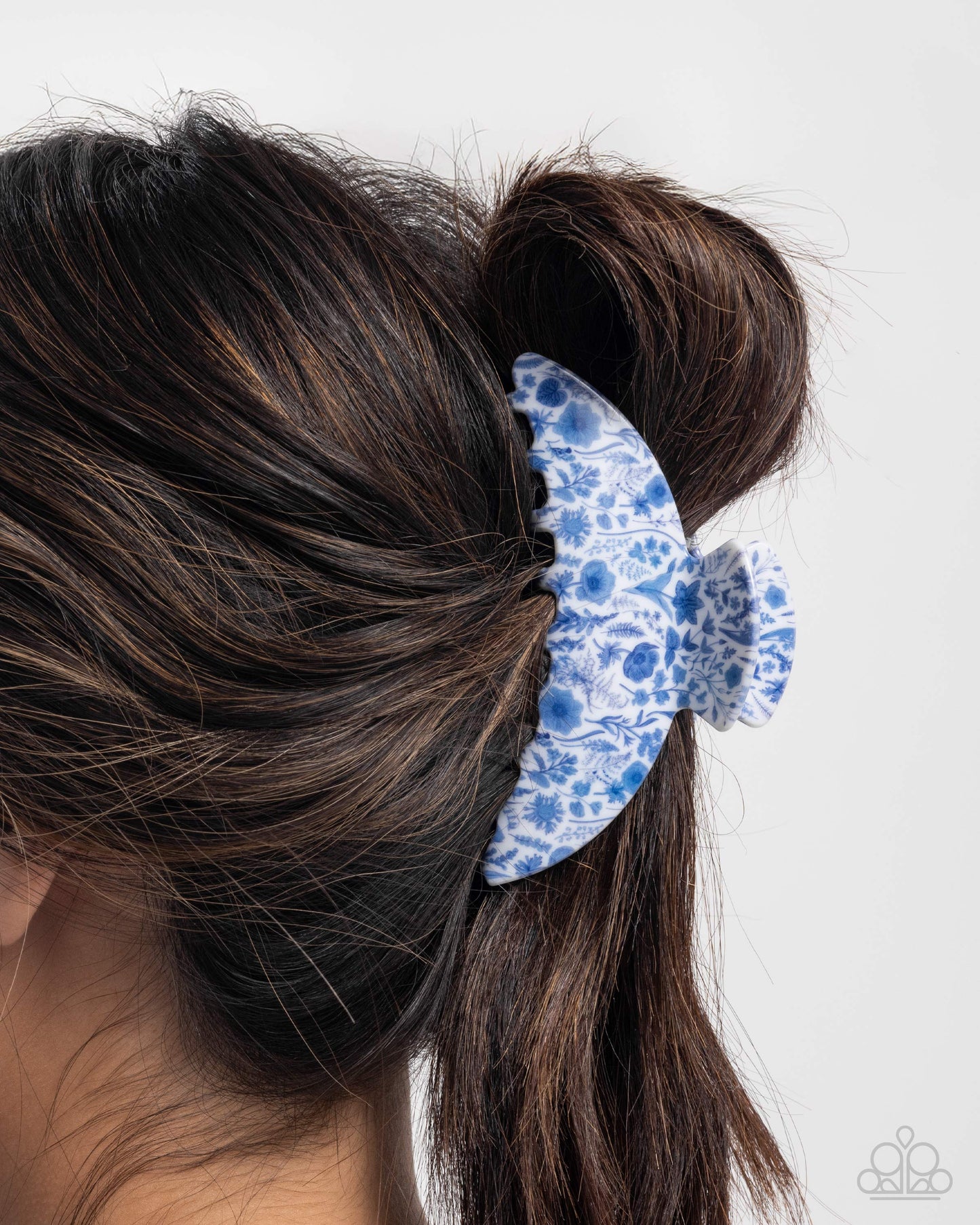 Painted Prize - Blue Floral Print White Acrylic Claw Clip - Paparazzi Accessories