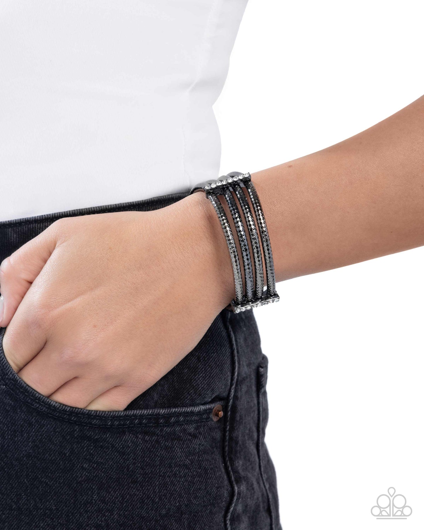 Teeming with Taste - Black