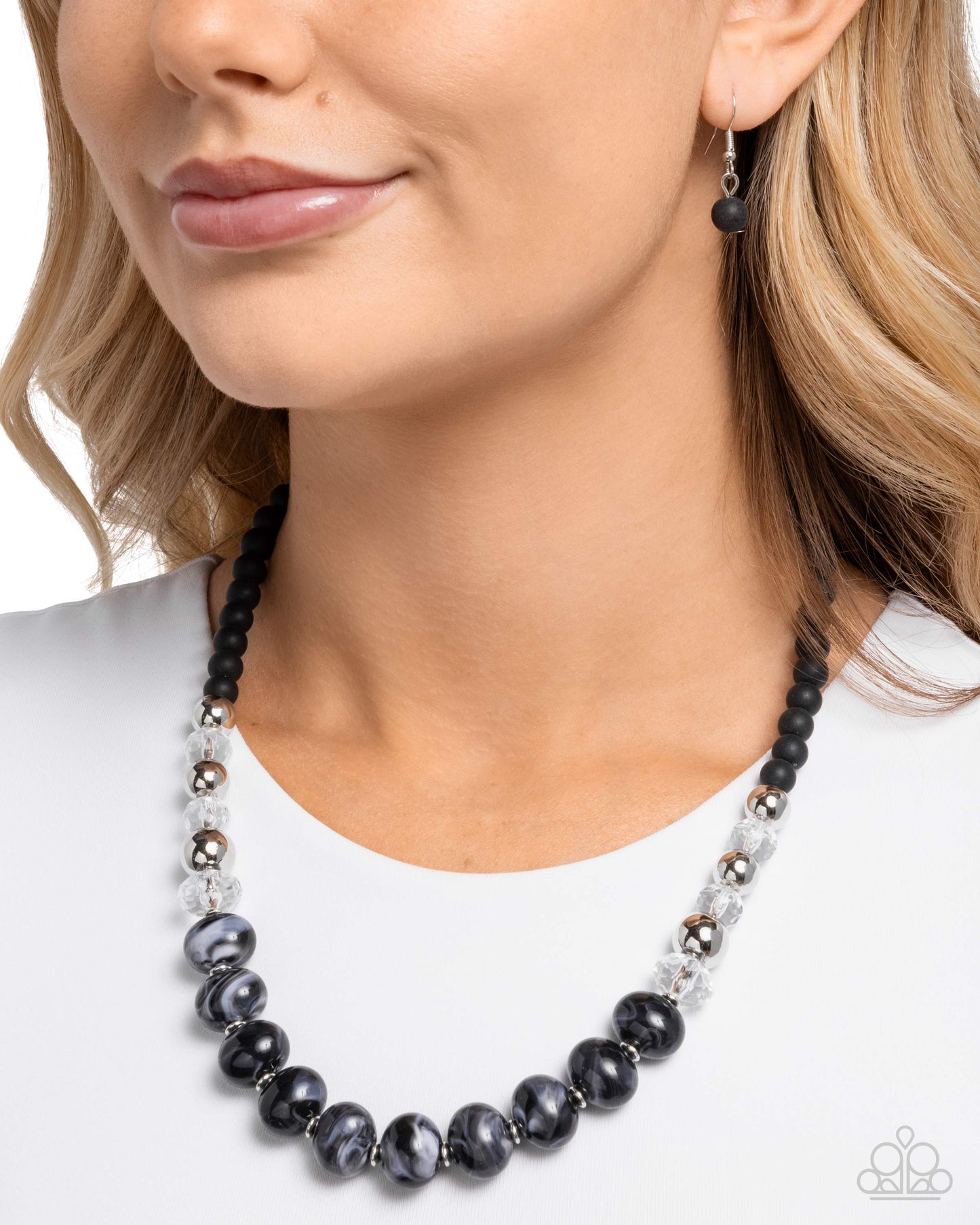 Swirl Simplicity - Black