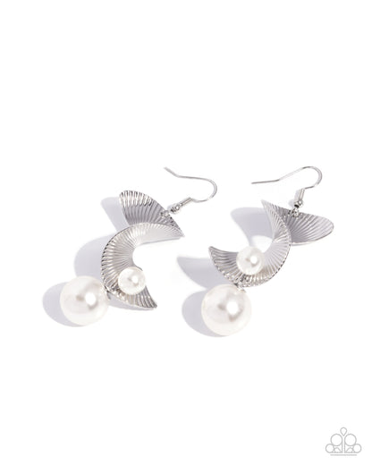Curator Chic - White