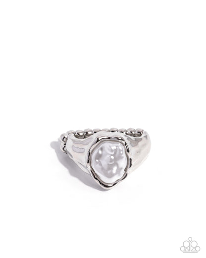Baroque Moment - White