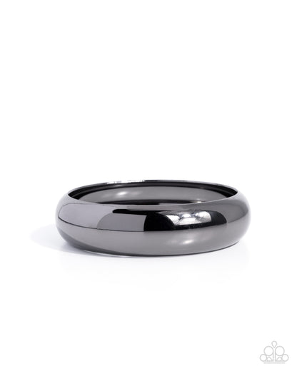 Sleek Shanty - Black