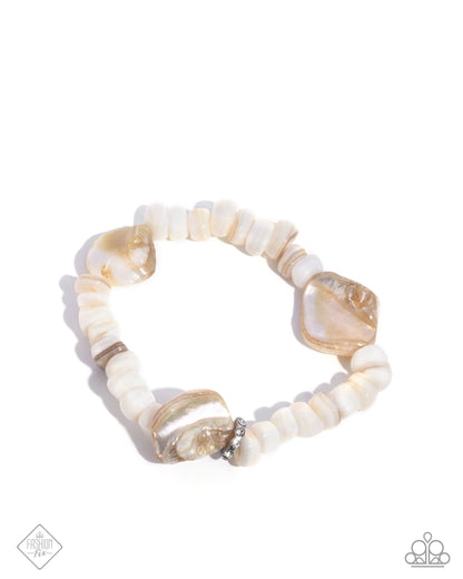 Coastal Caliber - White - Seashell Bead Paparazzi Stretchy Bracelet - March 2025 Sunset Sightings