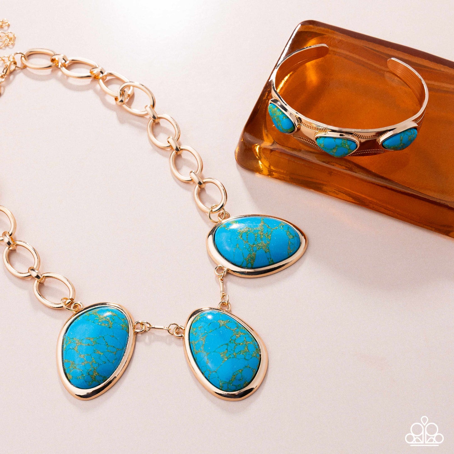 November 2025 Simply Sante Fe Complete Look