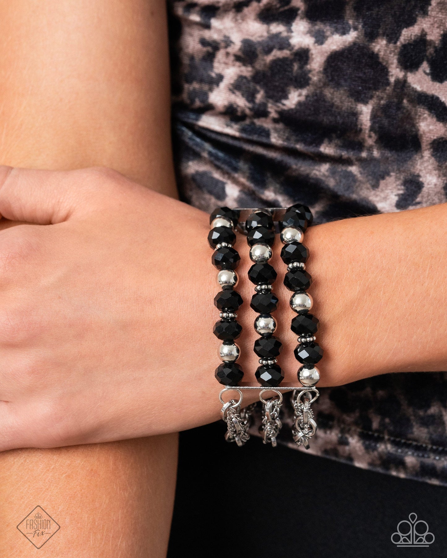 Vicious Vibe - Black Stretchy Bracelets - November 2024 Magnificent Musings