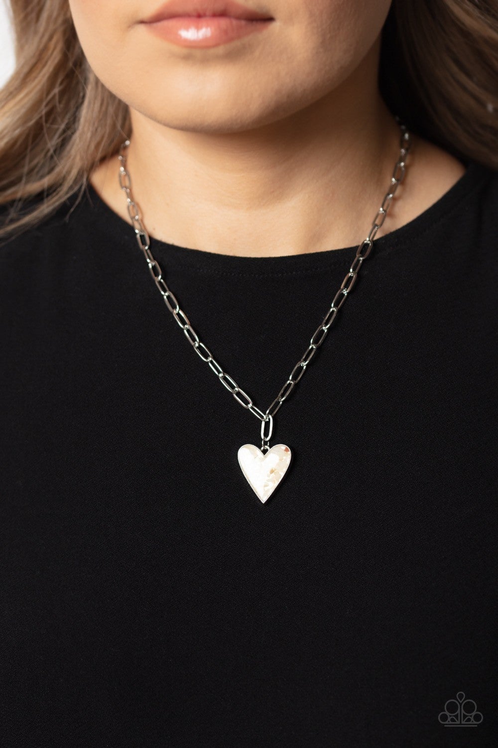 Kiss and SHELL - White Heart Pendant Necklace - Paparazzi Accessories