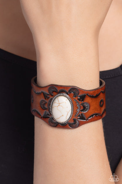 Badlands Rover - White Stone Snap Bracelet - Paparazzi Accessories